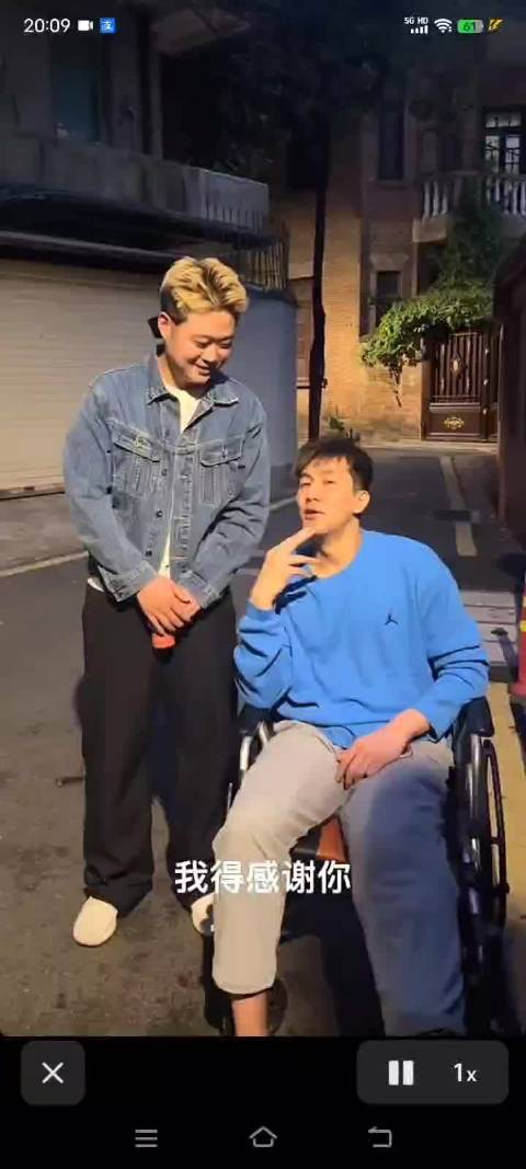 郭艾伦让别人给他找个香香软软小蛋糕，这对吗 哈哈