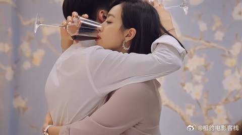 贺繁星元宋玩游戏，当众喝交杯酒，这段太好看了