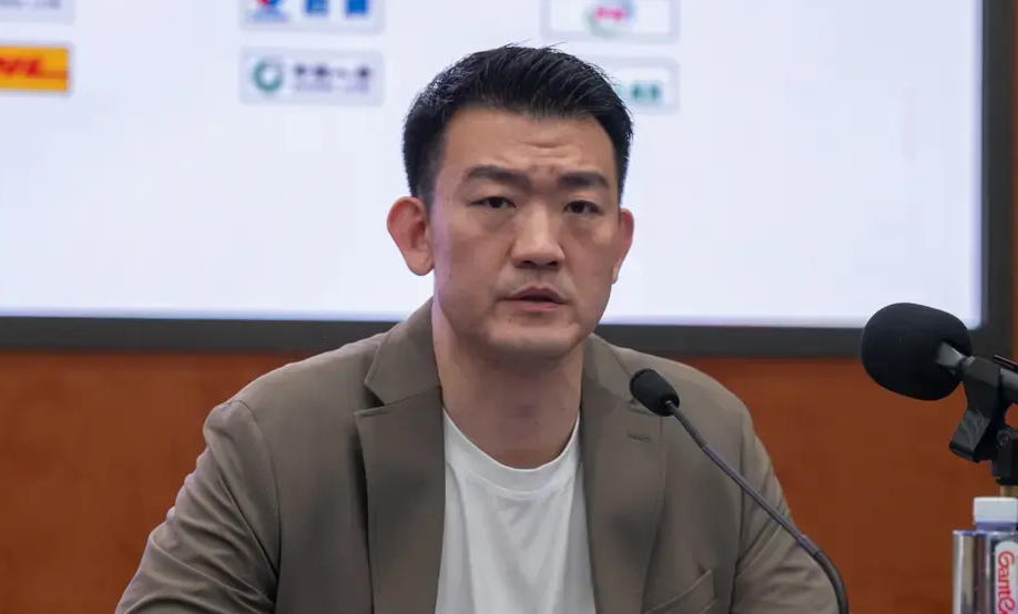 王博：防守是态度问题&一直被深圳队追着打，到底想不想防？