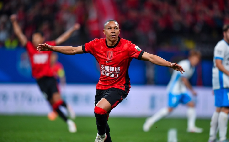 中超：蓉城5-1西海岸！4轮不败+4分领跑 34岁费利佩替补戴帽庆生