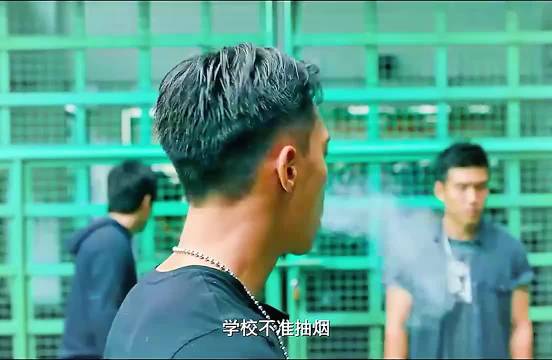 特种兵进校园首日授课引学生惊叹