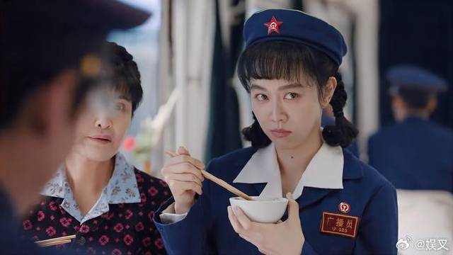 小姚母亲来探班，哪料看到汪新后，这小伙真俊啊！