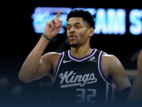 国王逆转鹈鹕，新秀雷诺28+9，克利福德23+7，费尔斯28+8+6