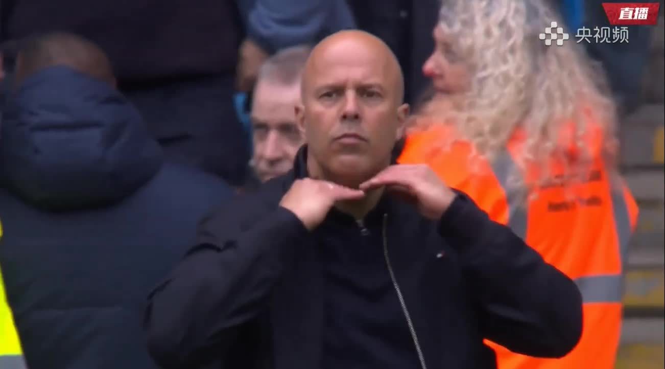 哈兰德头球梅开二度，曼城半场2比2利物浦