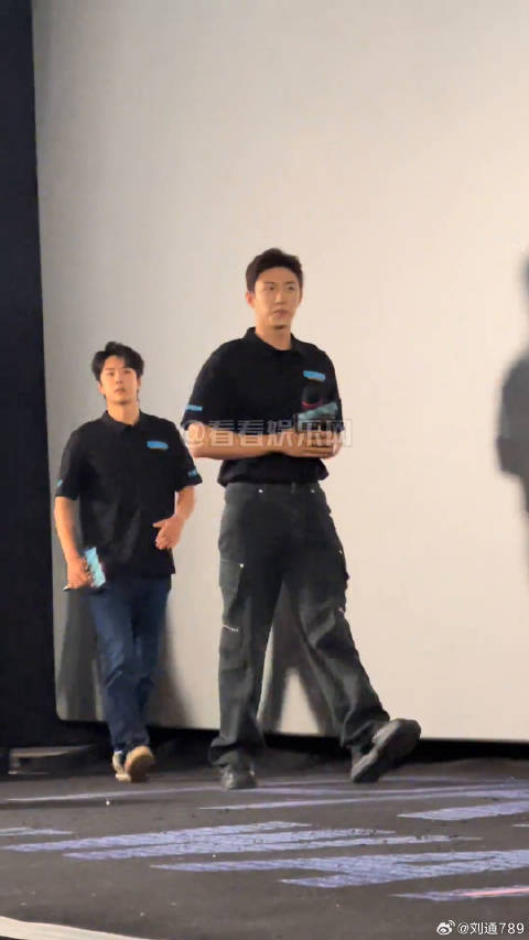 黄景瑜 河南型男和东北硬汉，这身材好到让人斯哈斯哈维和防暴队北京首映礼