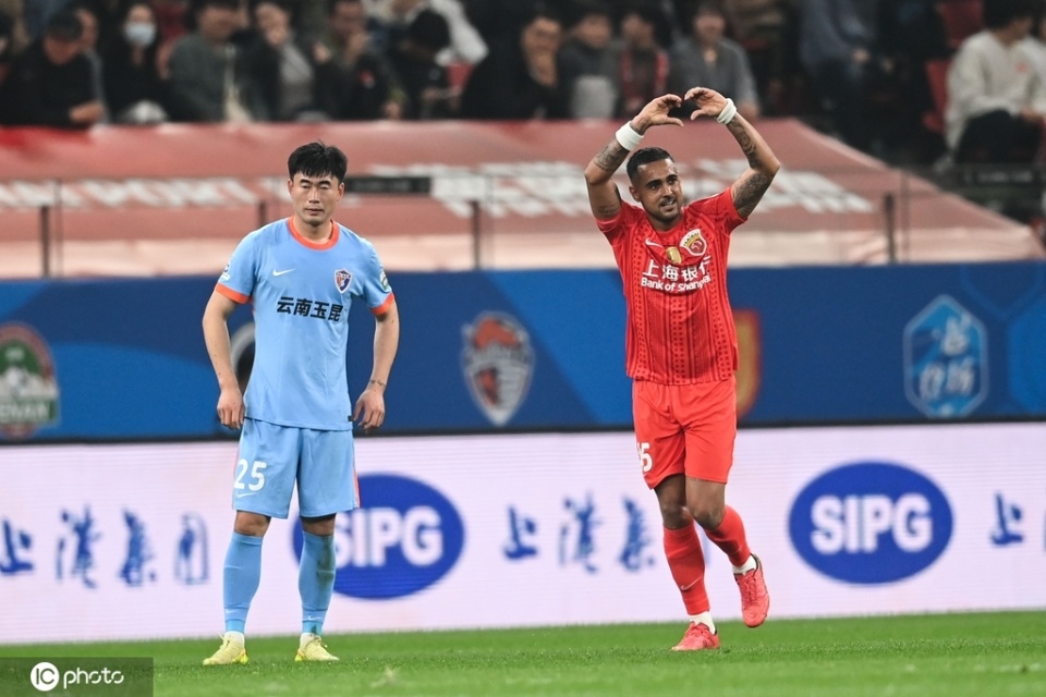积分“转正”！中超：海港2-1玉昆，王燊超替补献绝杀