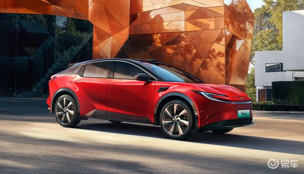 20万内纯电动SUV:车机智能流畅,语音控制准,市区驾驶