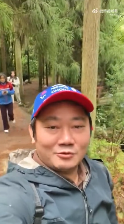 张雪宣布：将一辆夺冠赛车的1:1复刻版用于拍卖，所得款项捐给嫣然天使基金，透露公司也在推进新能源车型研发