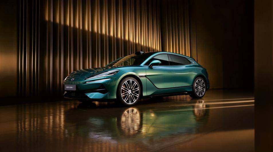 纯电续航1036km！全新腾势Z9GT刷新全球纯电续航车型新标准