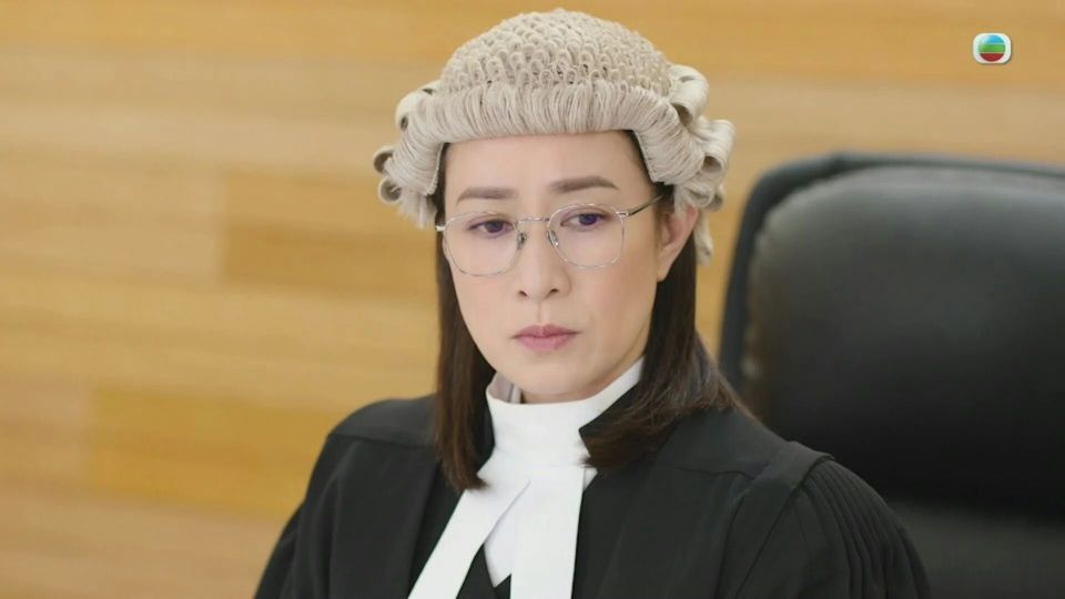 TVB视后片场教新人演哭戏，后辈法庭戏爆发获赞，角色出圈