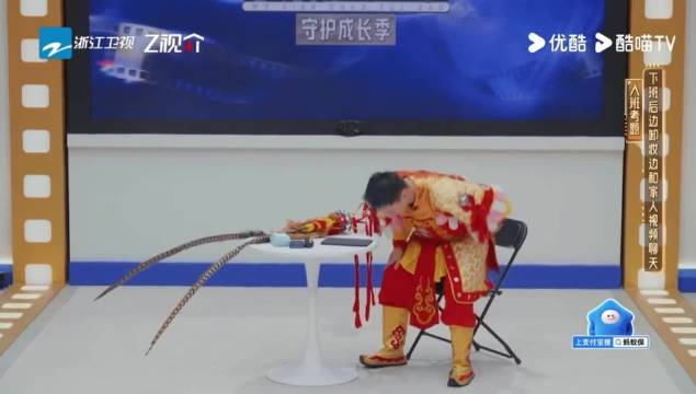 素颜演绎亲身经历获吴镇宇李诚儒双鼓掌