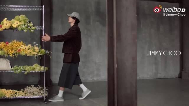 wyb每一次回眸，都带着不容忽视的力量，这就是你，独一无二帅气的王一博