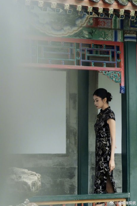 网友们对于周冬雨和吴优的“贴脸开大”式友情有什么看法？