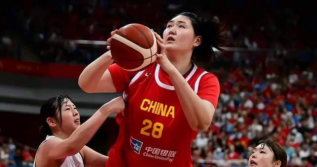 惨遭逆袭！女篮争冠热门山东队无缘四强，侯冰昏招弃用张子宇惹争议