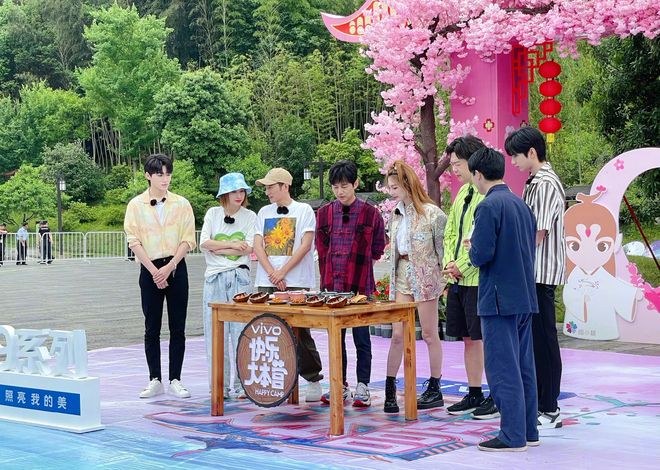 《快乐大本营》和《向往的生活》联动,宋亚轩、刘耀文接替丁程鑫何炅张艺兴_订阅