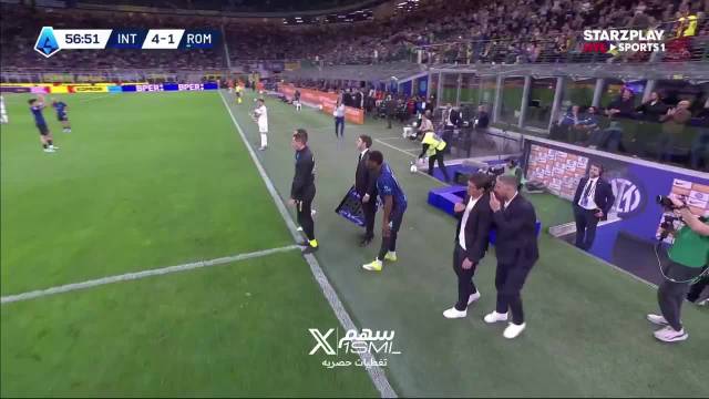 国米球迷为巴斯托尼献上掌声