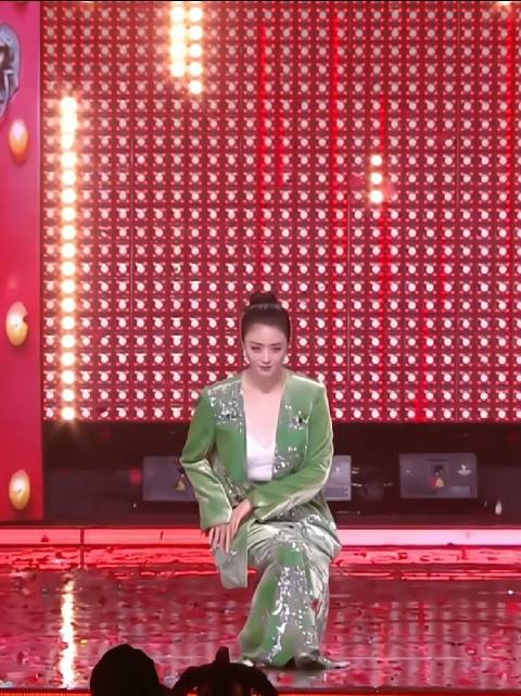 陪伴13年的青春时光甄嬛传晚会圆满落幕