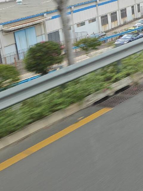 这是比亚迪啥车在伪装路测？不会是方程豹吧 据说今年方程豹要出小车车
