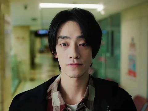 王传君江疏影等主演《拼桌》探讨感情裂痕