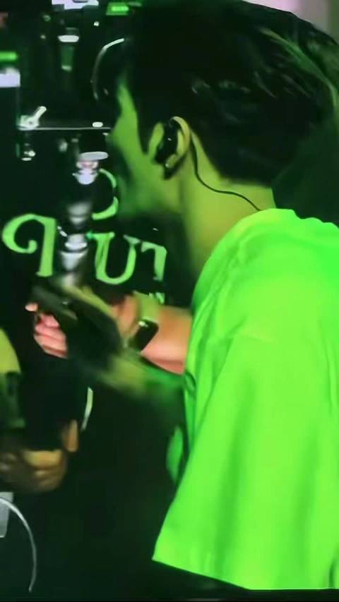 王嘉尔温哥华演唱会舞台细腻互动吸睛