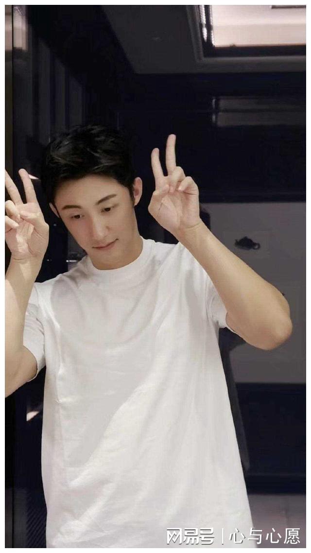 黄景瑜出道八周年特辑：粉丝力量的鼓舞与支持