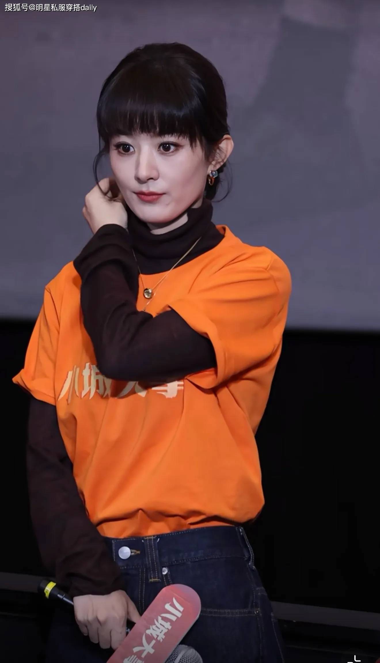 赵丽颖换了齐刘海减龄10岁！同框黄晓明表演舞蹈，真的好会跳啊！