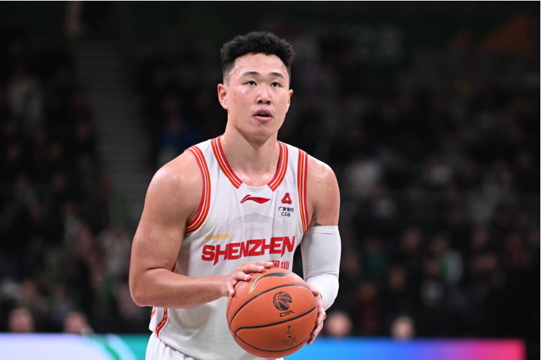 10连胜！深圳险胜换帅新疆 贺希宁32+5三分周鹏总助攻超王仕鹏