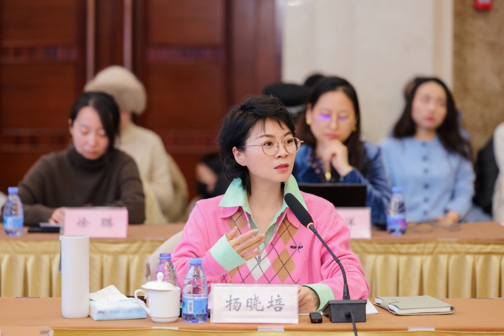 宋威龙赵今麦主演《骄阳似我》收官,研讨会聚焦现偶现实价值