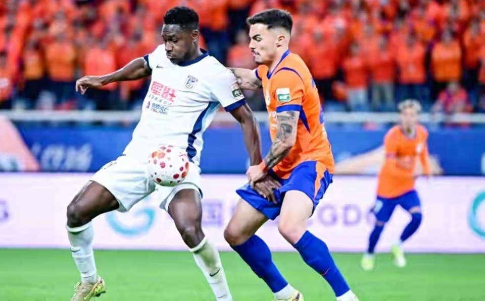 或4连败！山东泰山迎来艰苦赛程，鲁媒：有奇葩教练组，输球无悬念