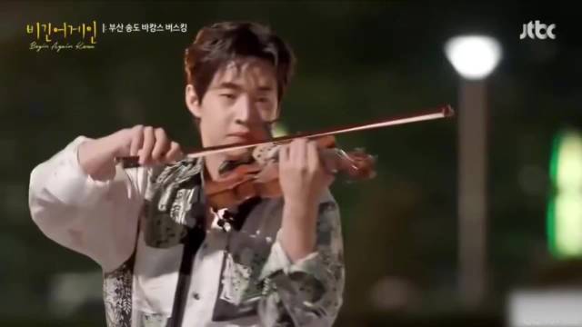 刘宪华与李罗宇郑东焕合奏加勒比海盗主题曲
