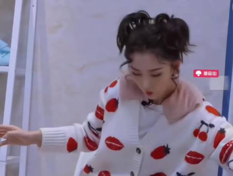 看宋祖儿 鹅式瘦肚子操 真太可爱了
