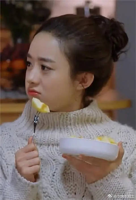 看她吃饭真的太香了！