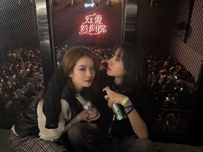 庄达菲深夜晒照庆生陈昊宇，甜蜜告白引爆CP粉：她最值得被爱