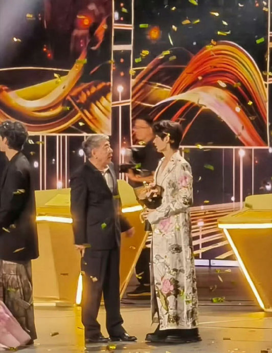 郑晓龙导演夸赞过的青年演员还有谁？