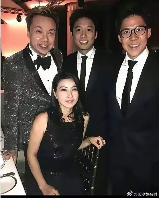 网友为何称霍启刚郭晶晶的家庭是“豪门清流”育儿样本？