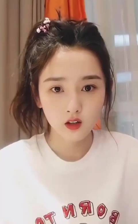 宋祖儿直播被说胖，气到小嘴不停解释