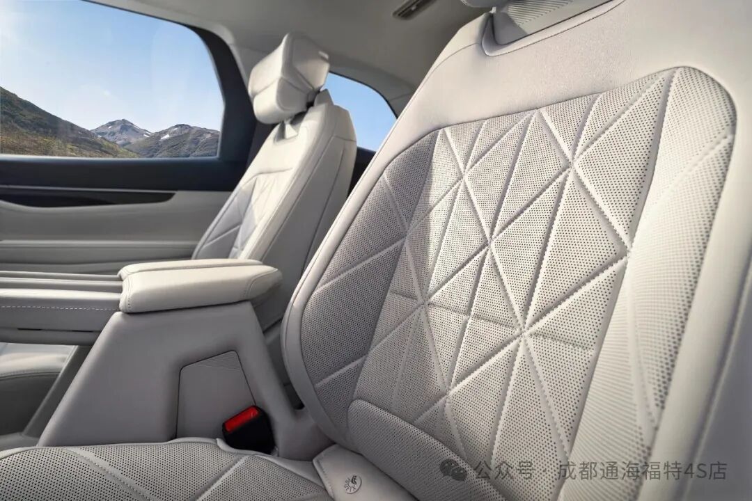 福特锐界L 百万豪车同款半苯胺真皮座椅!中配即享二排座椅加热