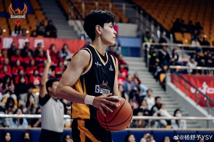 中国女篮队长首次留洋！NBL1联赛墨尔本老虎女篮官宣杨舒予签约