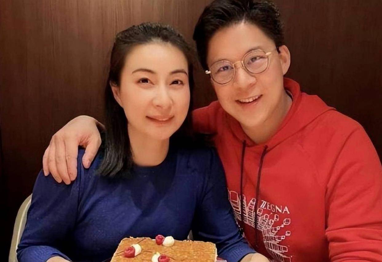 郭晶晶嫁入豪门仍接地气，夫妻恩爱育有一儿二女幸福美满，退役后投身体育事业培养新人受人敬重