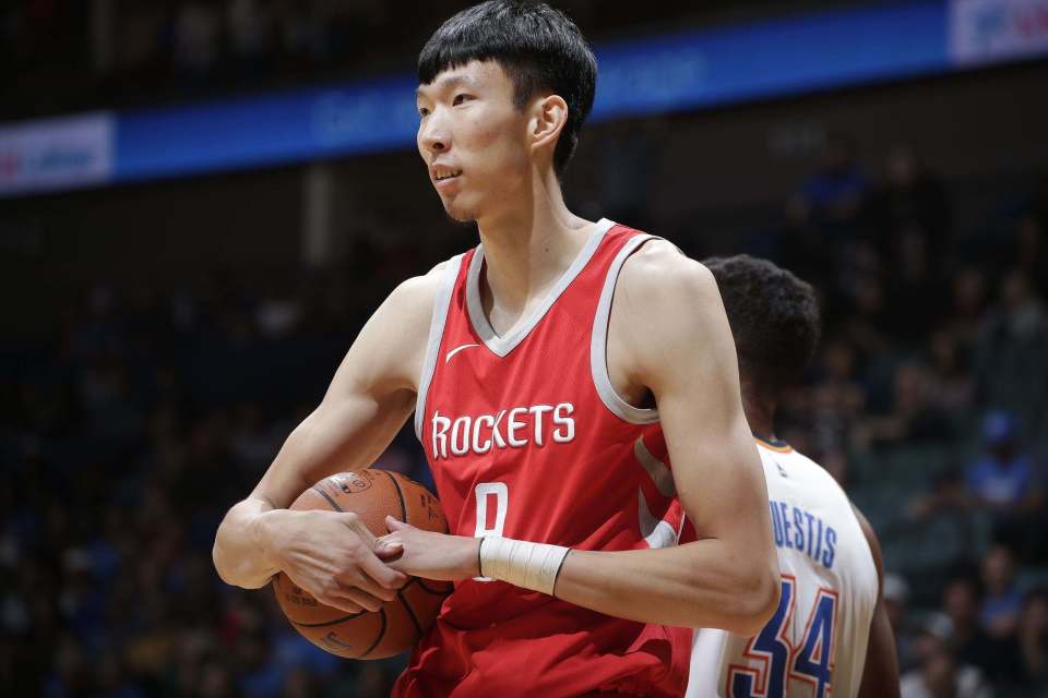 周琦NBA总薪水950万，实际到手有多少？说出来你别不信