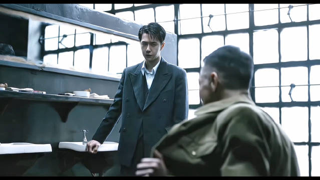 看过好几场无名，每次都很沉浸，感觉叶秘跟他完全不同，王一博真是演啥像啥
