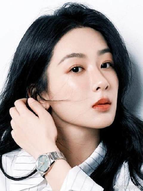 不是，原来你们霸总私底下都穿蕾丝袜啊