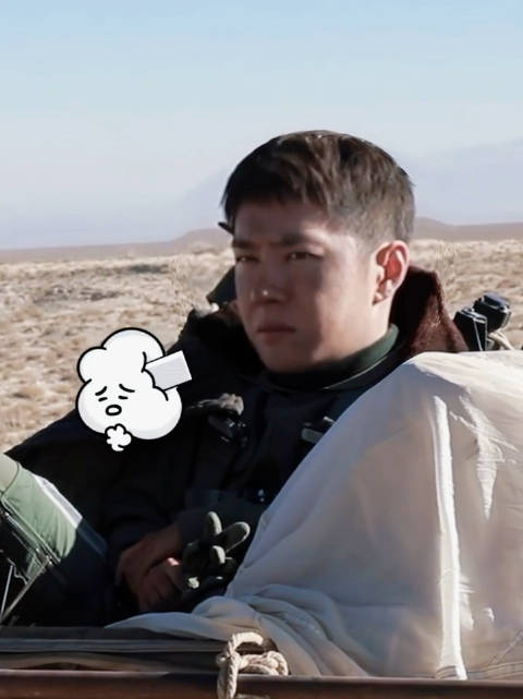 王一博在拍摄长空之王这个镜头真的让人笑的不行 不过洗洗还是很帅的