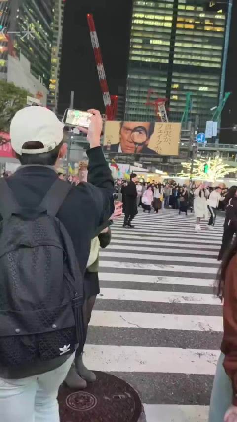 日本撞人族专袭弱势群体，被捕后鞠躬道歉被指作秀