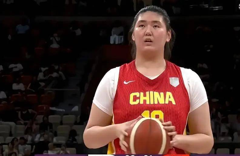 中国女篮变天了！新队长不是张子宇，也不是韩旭，而是一位23岁的00后姑娘