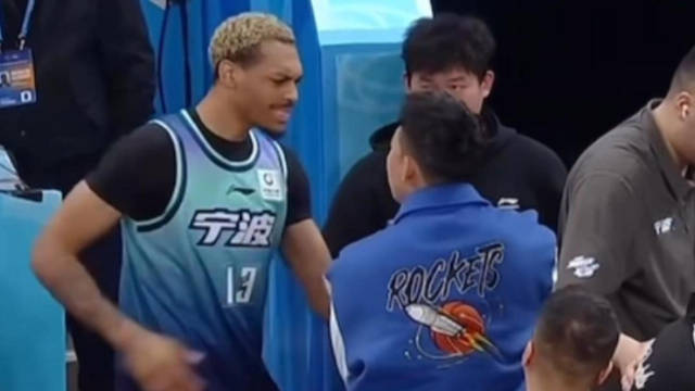 上海男篮17连胜创纪录，宁波外援贝兹利因冲突遭解约