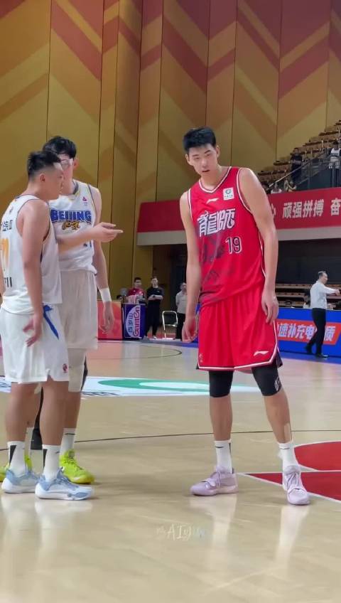 文班亚昕：我真系好嗨醒目 周琦：终于上当了