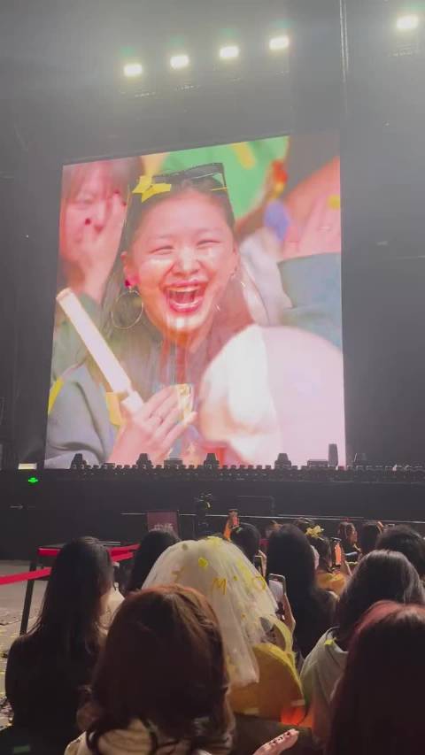 张凌赫跨1400公里力挺刘宇宁演唱会，汪苏泷大张伟深夜畅聊