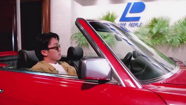 周星驰称其电影从不讽刺爱情，常欢为爱改变形象