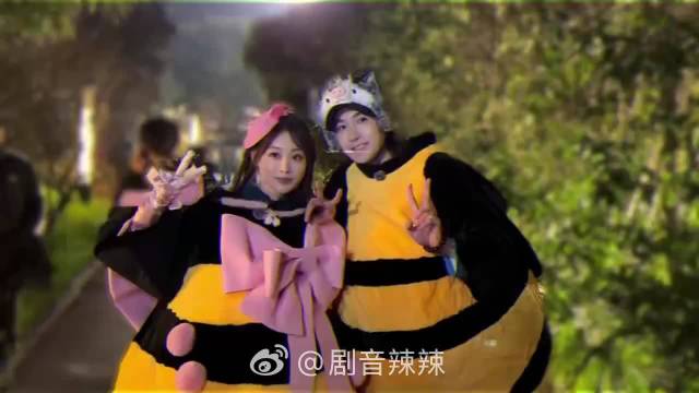 汪铎祝福祝绪丹要幸福啊，两人互动真挚自然